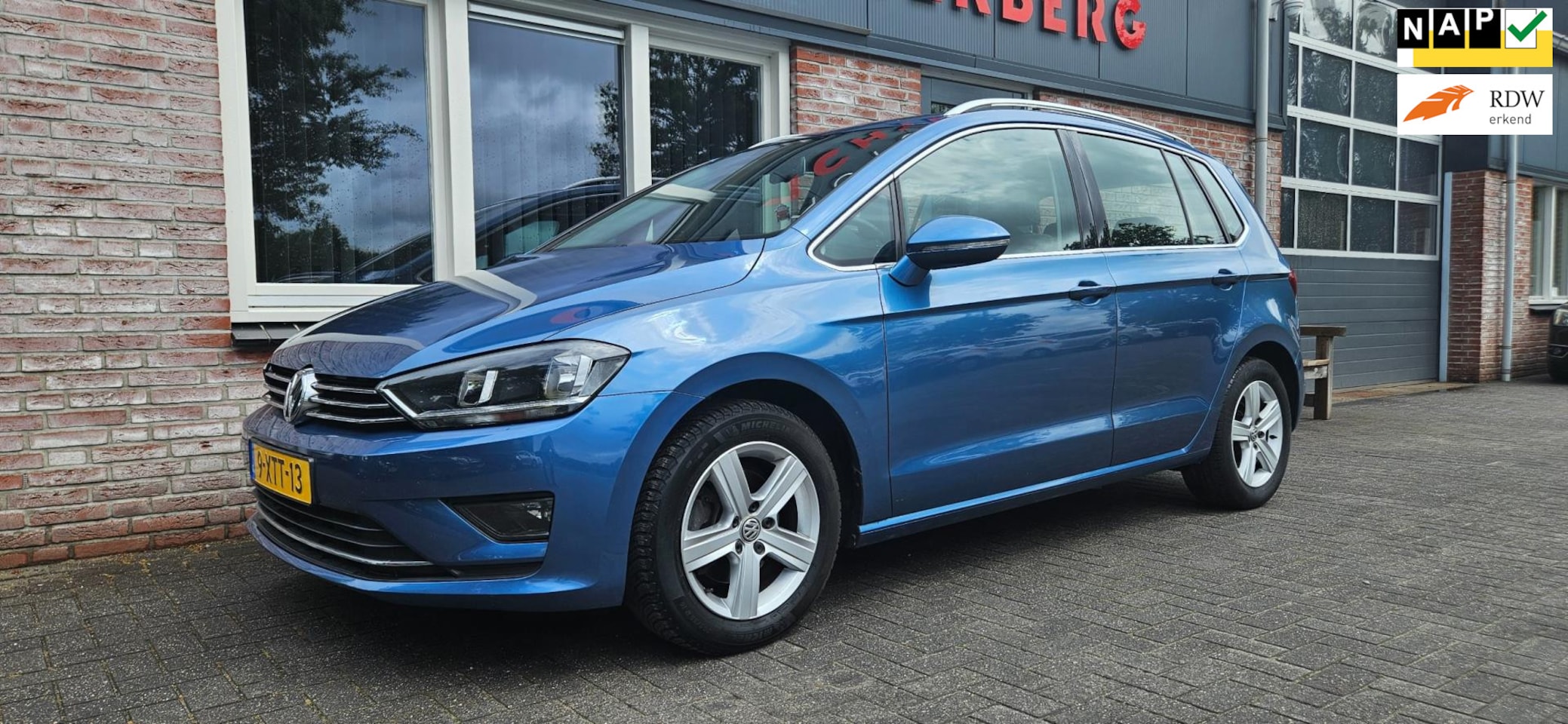 Volkswagen Golf Sportsvan - 1.4 TSI Highline Trekhaak! Automaat! Navigatie! Camera! Nette Auto! - AutoWereld.nl