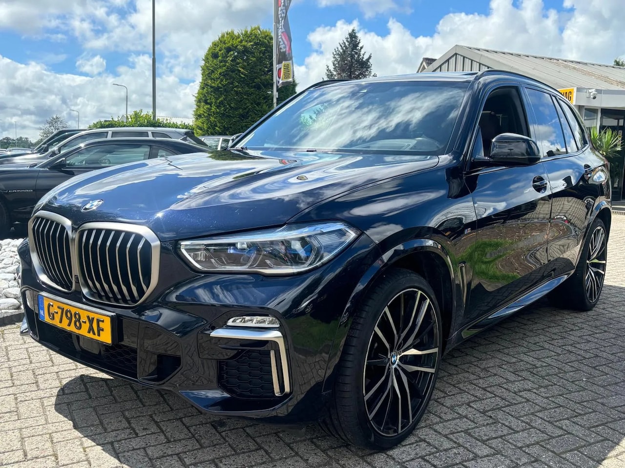 BMW X5 - M50D 2019 Zwart Panoramadak Trekhaak M-Pakket - AutoWereld.nl