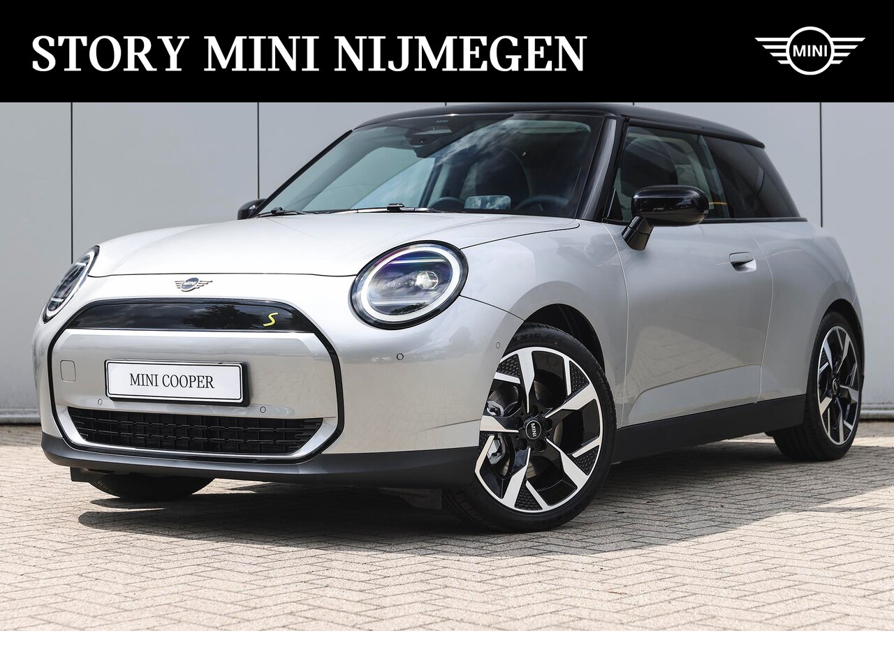 MINI Mini-Electric - Hatchback Cooper SE Classic 54.2 kWh / Panoramadak / LED / Head-Up / Parking Assistant / C - AutoWereld.nl