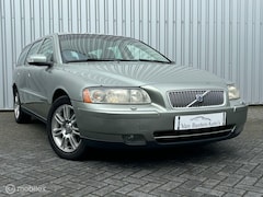 Volvo V70 - 2.0T Edition I | Aut | 180pk | NAP | Youngtimer | Leder | Trekhaak | Volledige historie |