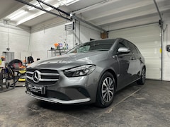 Mercedes-Benz B-klasse - 180 Business Solution AMG