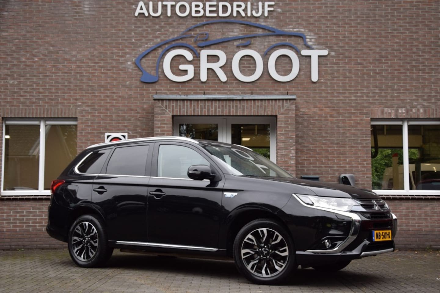 Mitsubishi Outlander - 2.0 PHEV Premium 2.0 PHEV PREMIUM - AutoWereld.nl