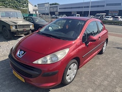 Peugeot 207 - 1.4-16V XR