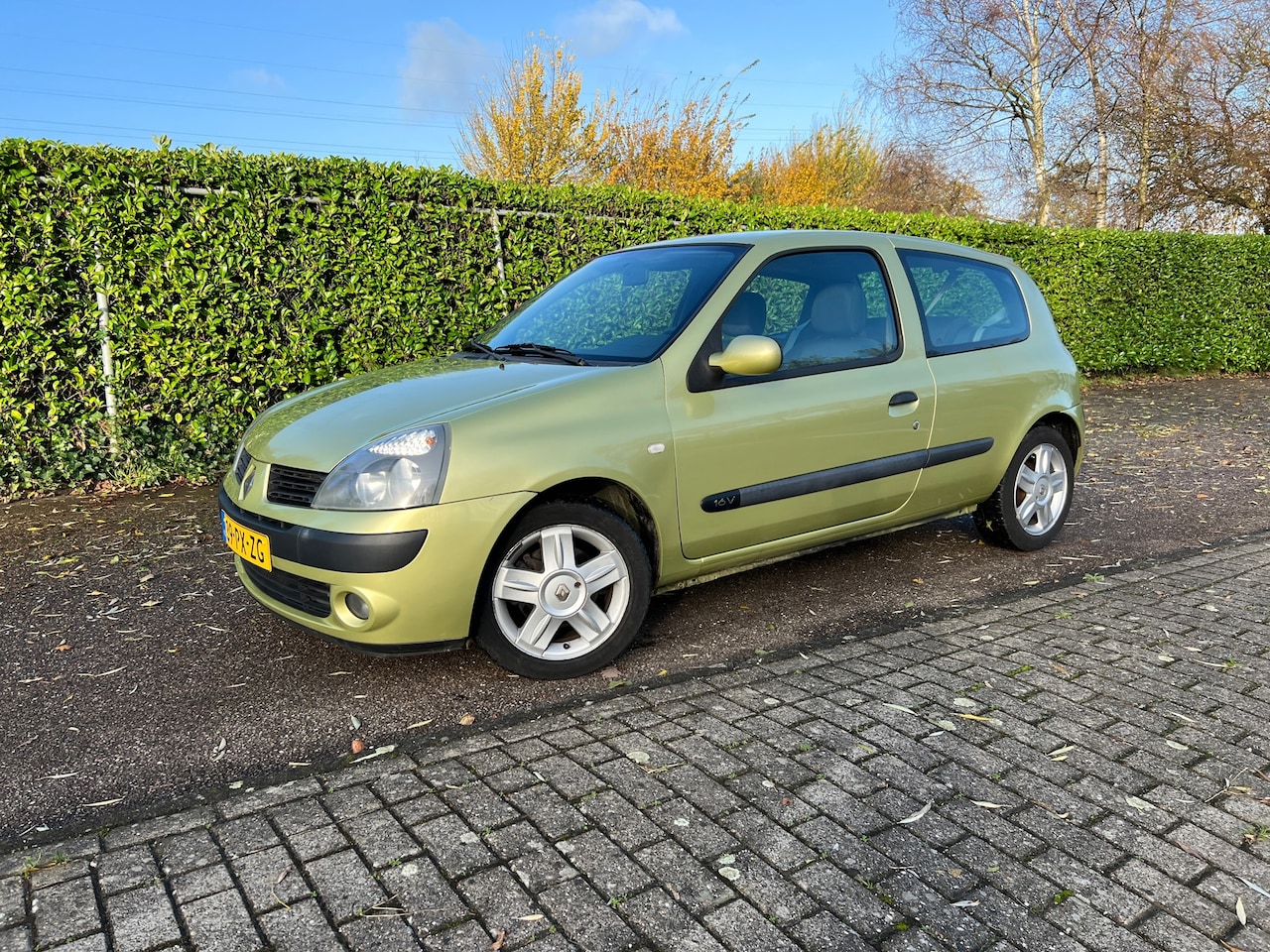 Renault Clio - 1.2-16V Dynamique Luxe | Airco - AutoWereld.nl