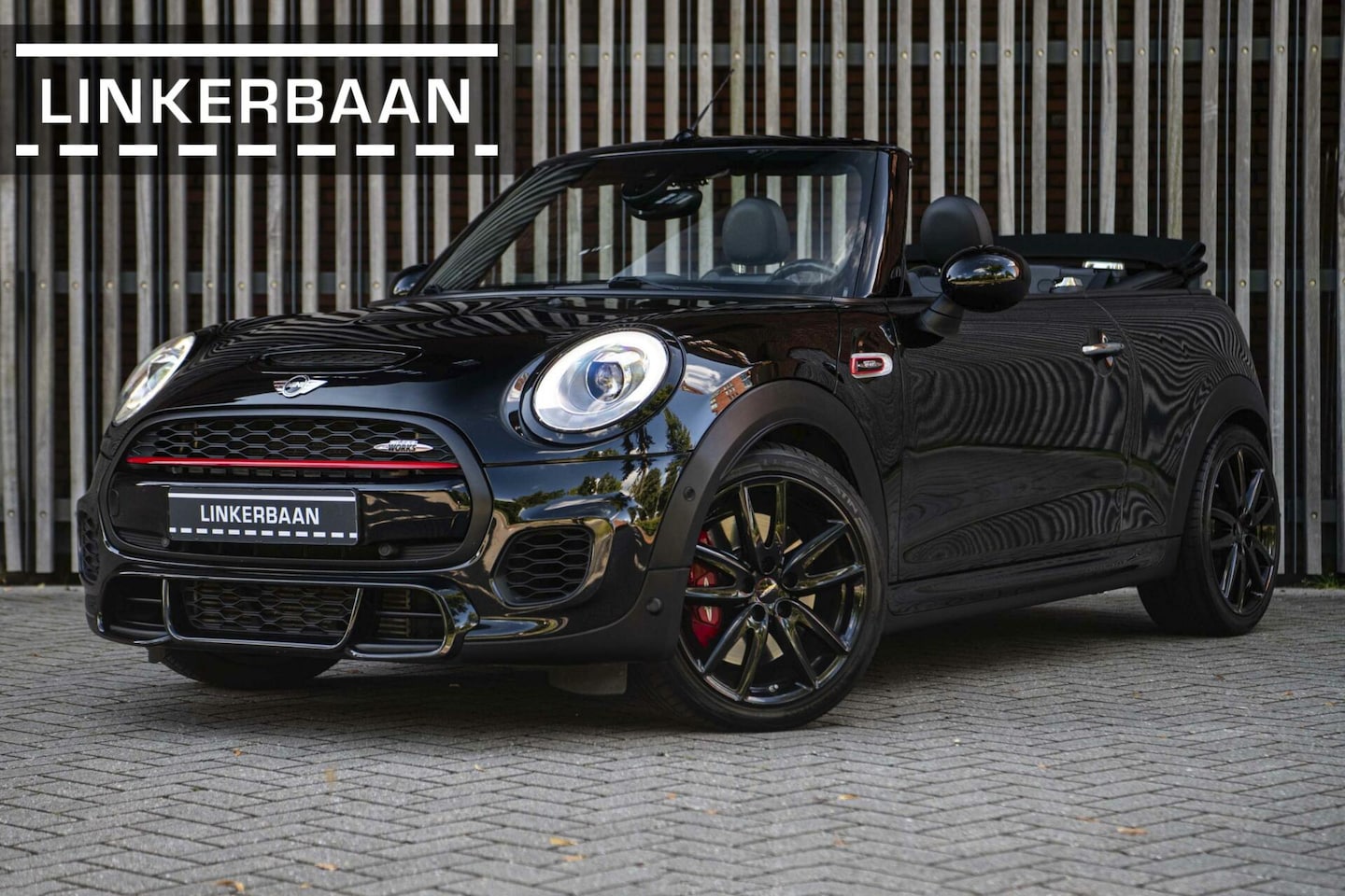 MINI Cabrio - John Cooper Works 231pk | Full Option | H&K | Black Pack | LED | 18 inch | - AutoWereld.nl