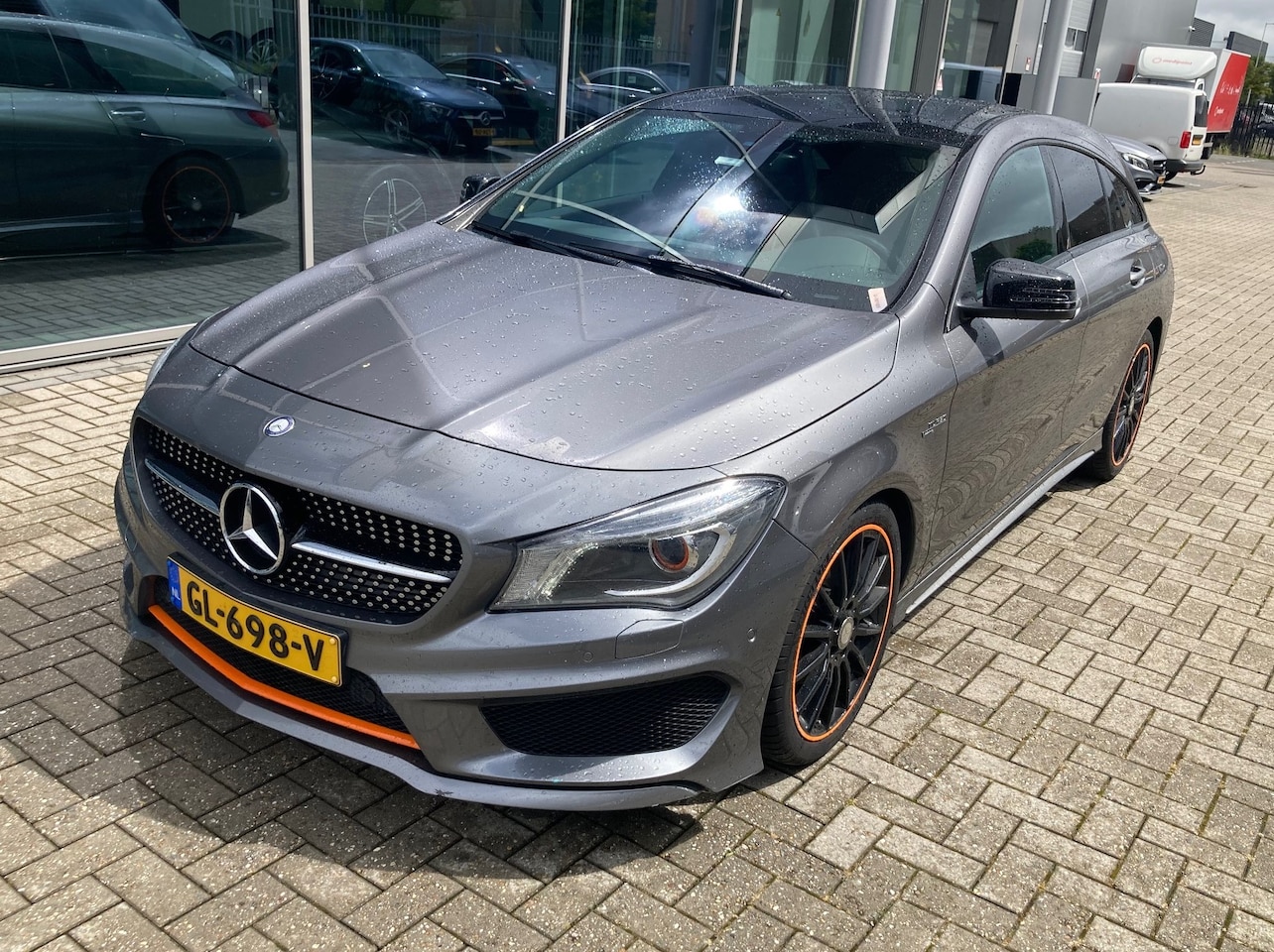 Mercedes-Benz CLA-klasse Shooting Brake - 200 OrangeArt Edition - AutoWereld.nl