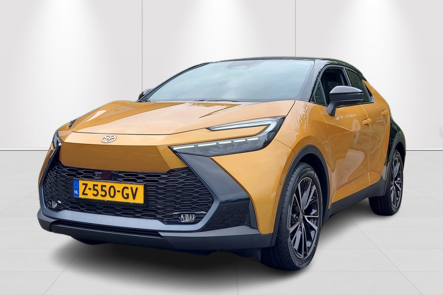 Toyota C-HR - 2.0 Plug-in Hybrid 220 Première Edition Meest Luxe Uitvoering - AutoWereld.nl