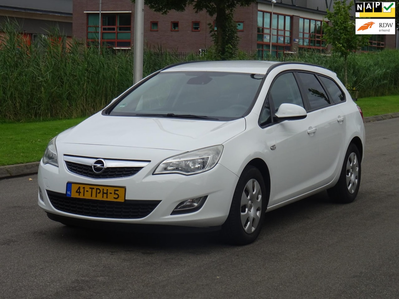 Opel Astra Sports Tourer - 1.4 Turbo Edition NAP/AIRCO/CRUISE - AutoWereld.nl