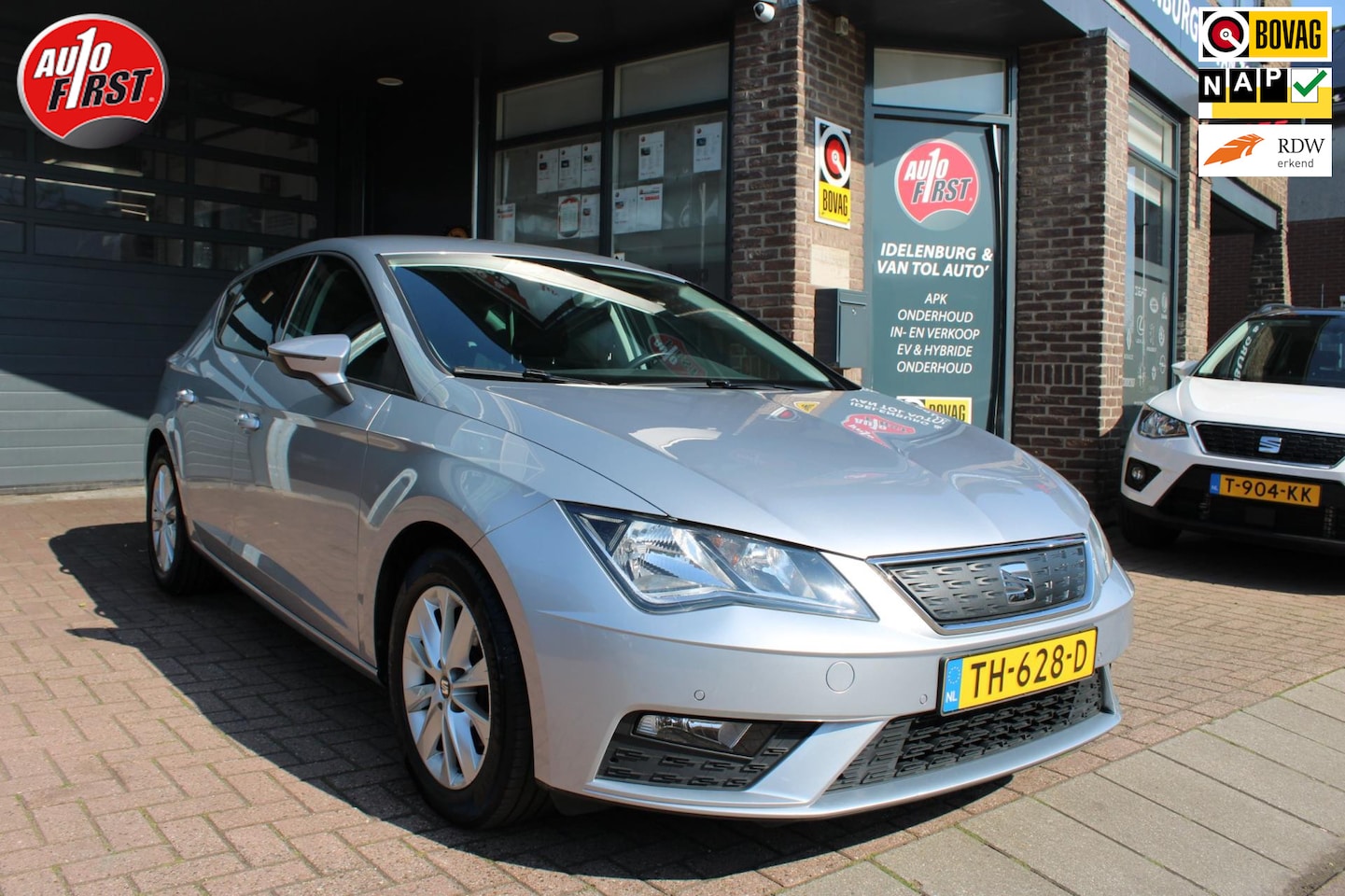 Seat Leon - 1.0 EcoTSI Style Business // Carplay/Android // PDC // Michelin banden - AutoWereld.nl