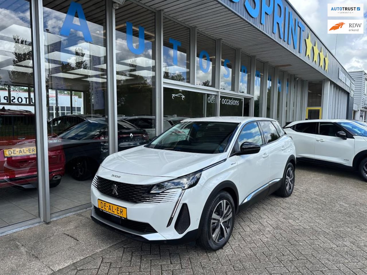 Peugeot 3008 - 1.6 HYbrid4 300 Allure Pack Business AUTOMAAT / NAVIGATIE / LED KOPLAMPEN / ACHTERUITRIJCA - AutoWereld.nl