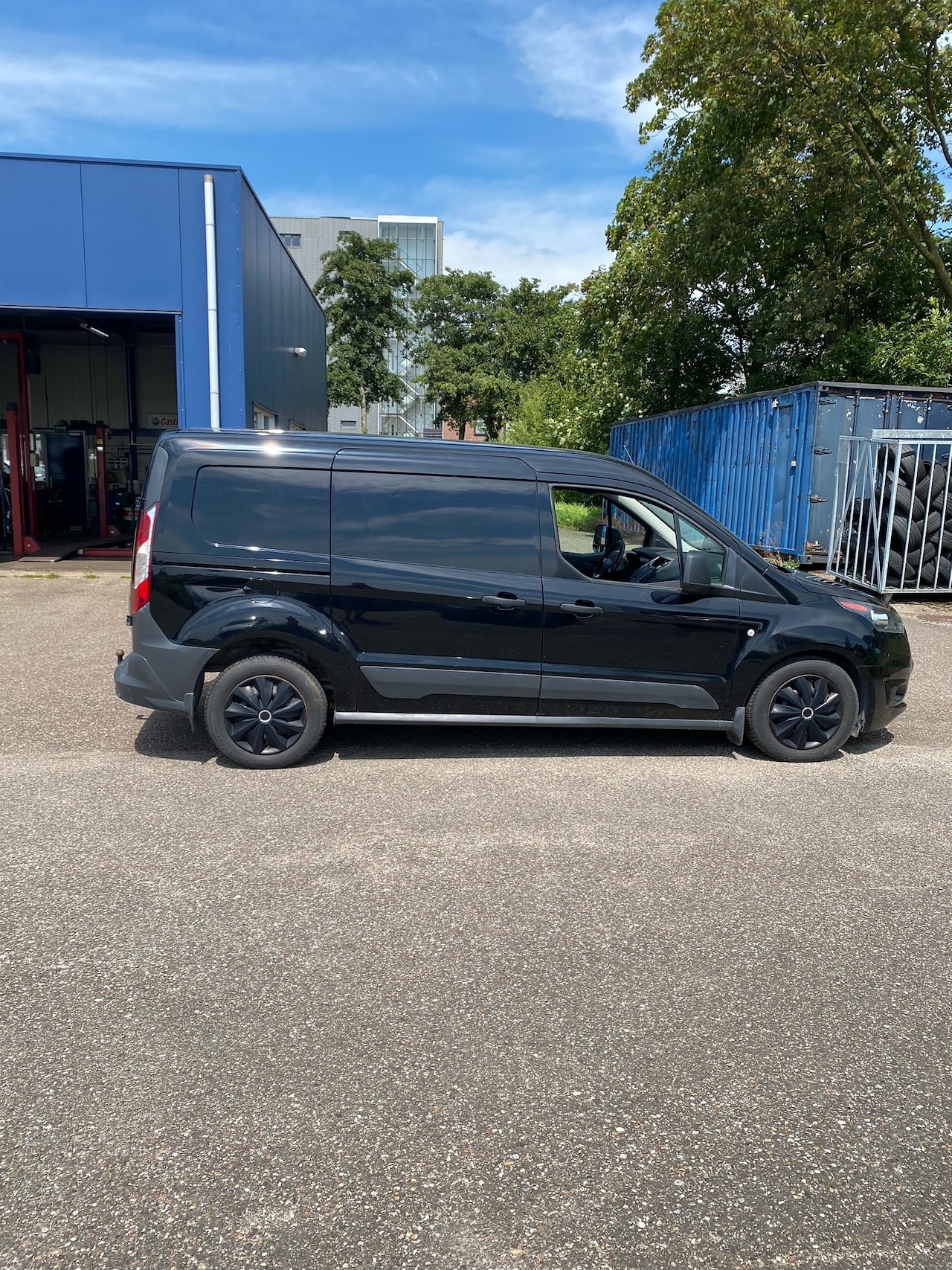 Ford Transit Connect - 1.5 TDCI L2 Trend L2 H1 Airco PDC,Camera, Trekhaak - AutoWereld.nl