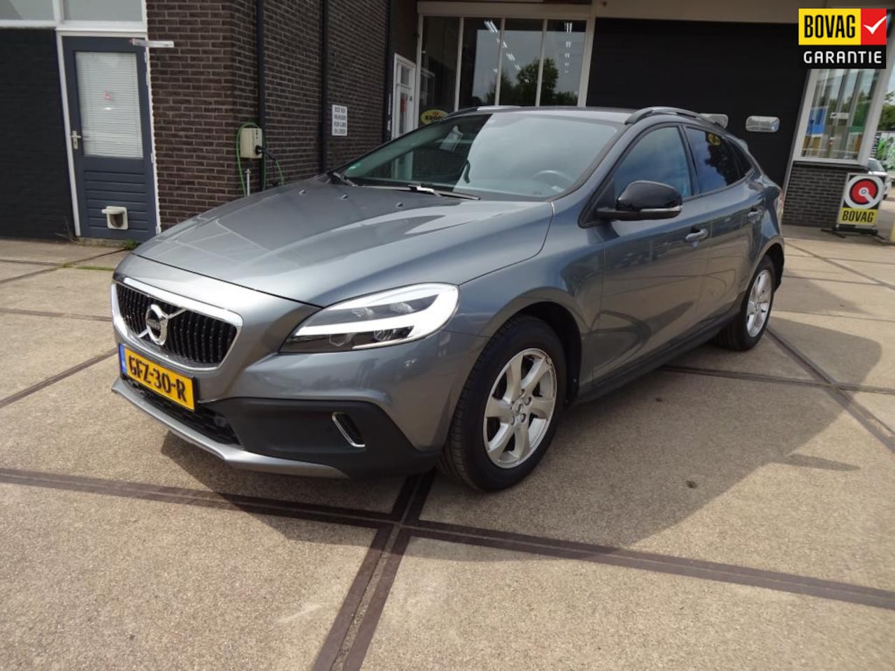 Volvo V40 Cross Country - 2.0 T3 Summum 2.0 T3 Summum - AutoWereld.nl