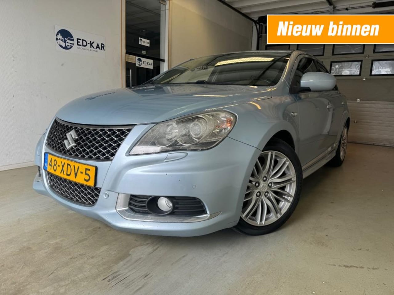 Suzuki Kizashi - 2.4 Sport 4WD AUT LEER NAP APK 7-2025 TOP CONDITIE - AutoWereld.nl