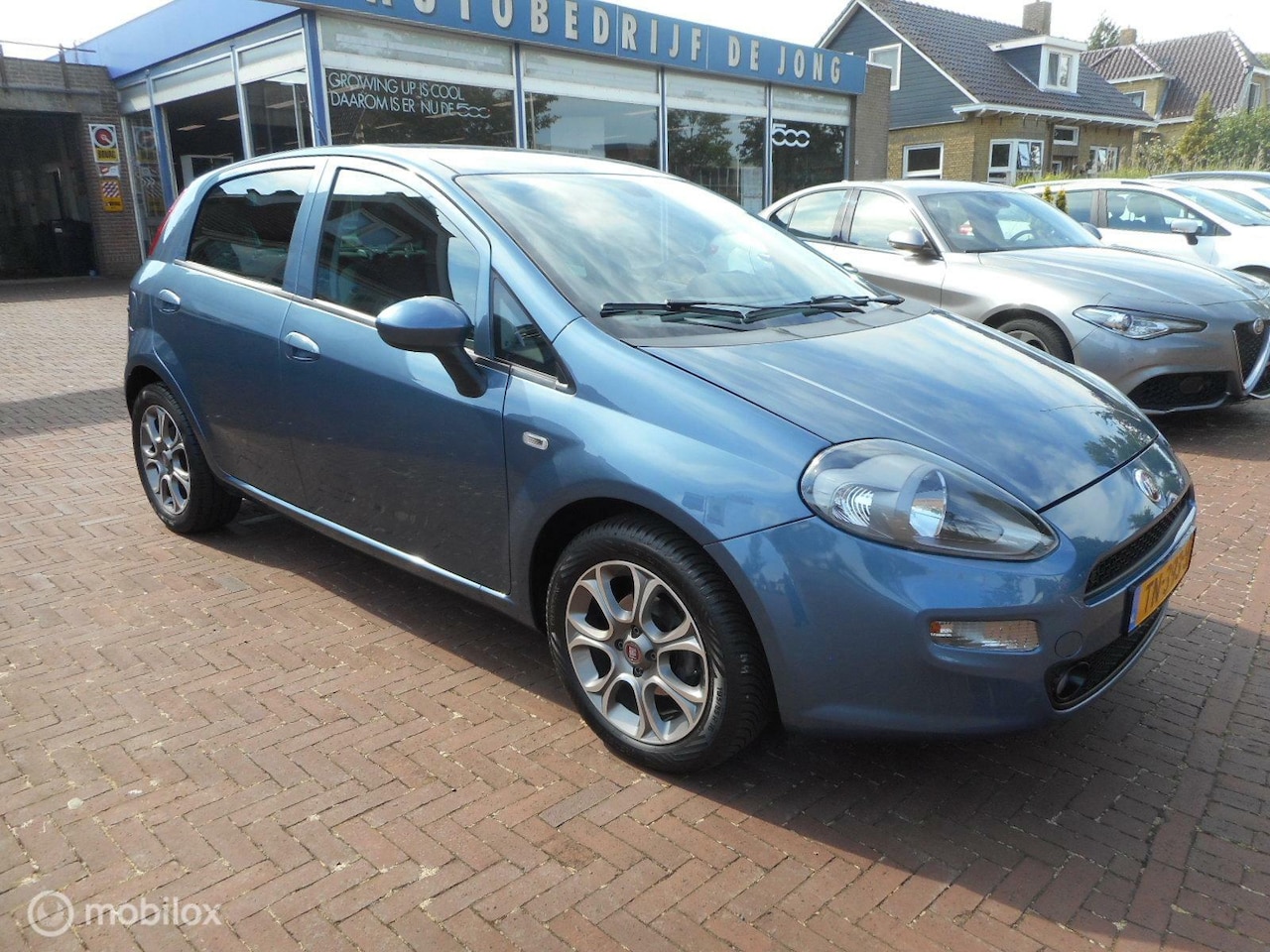 Fiat Punto - TwinAir Turbo 100 Sempre 5d +TREKHAAK+METALLIC LAK+ECC+CRUISE CONTROL - AutoWereld.nl