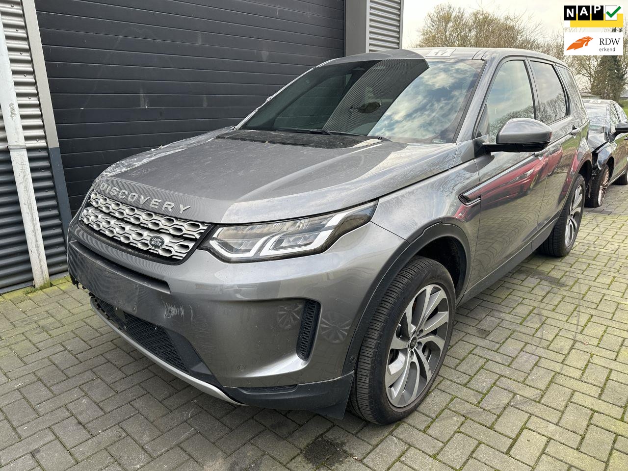 Land Rover Discovery Sport - LANDROVER D165 2.0 PANO/LED/FULL-ASSIST/VOL! - AutoWereld.nl