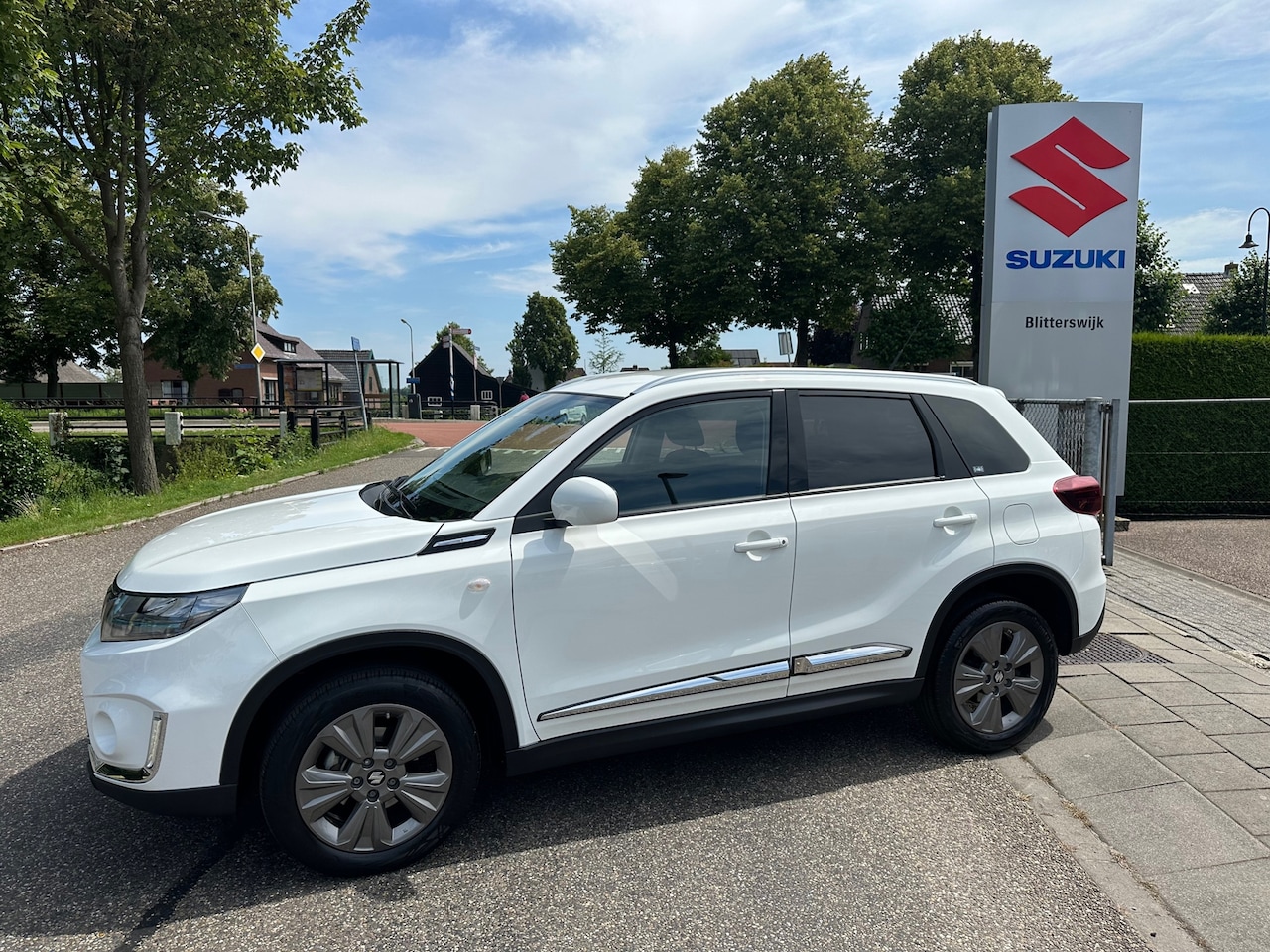 Suzuki Vitara - 1.4 Boosterjet Select Smart Hybrid // 1500 kilo trekgewicht // Stootlijst // Snel te rijde - AutoWereld.nl