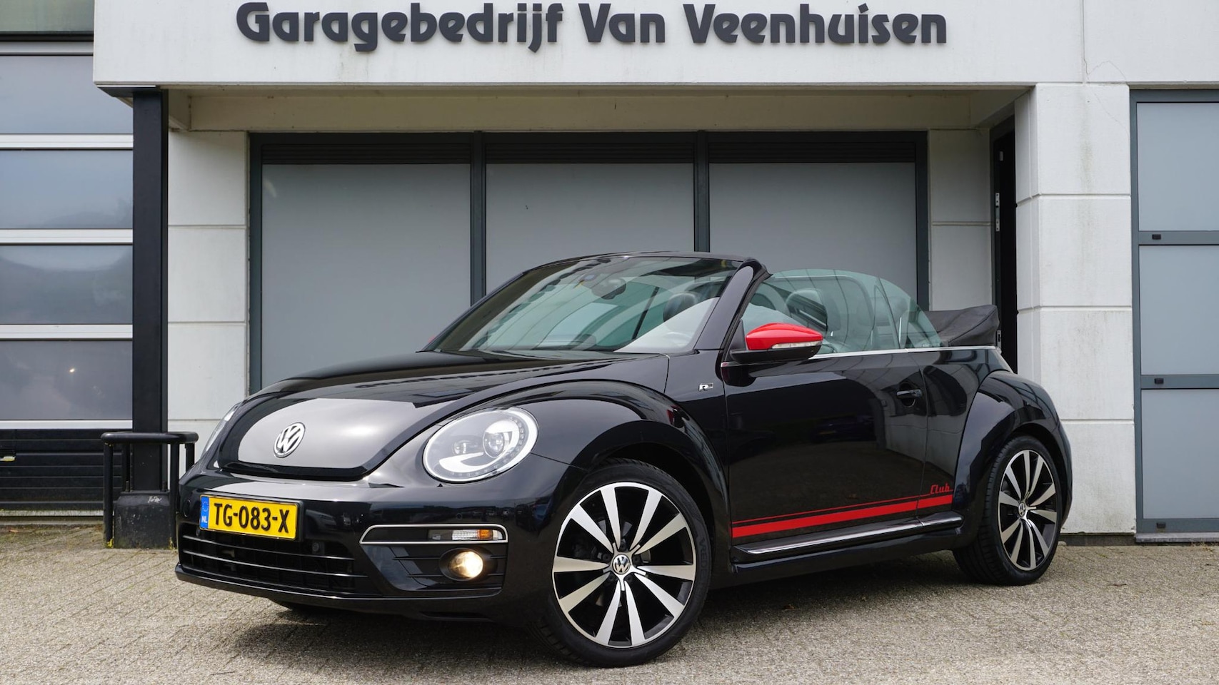 Volkswagen Beetle Cabriolet - 1.4 TSI 150PK DSG R-LINE & CLUB E.D. Leder Xenon 19inch LM A-Camera  Fender Stoelverwarmin - AutoWereld.nl