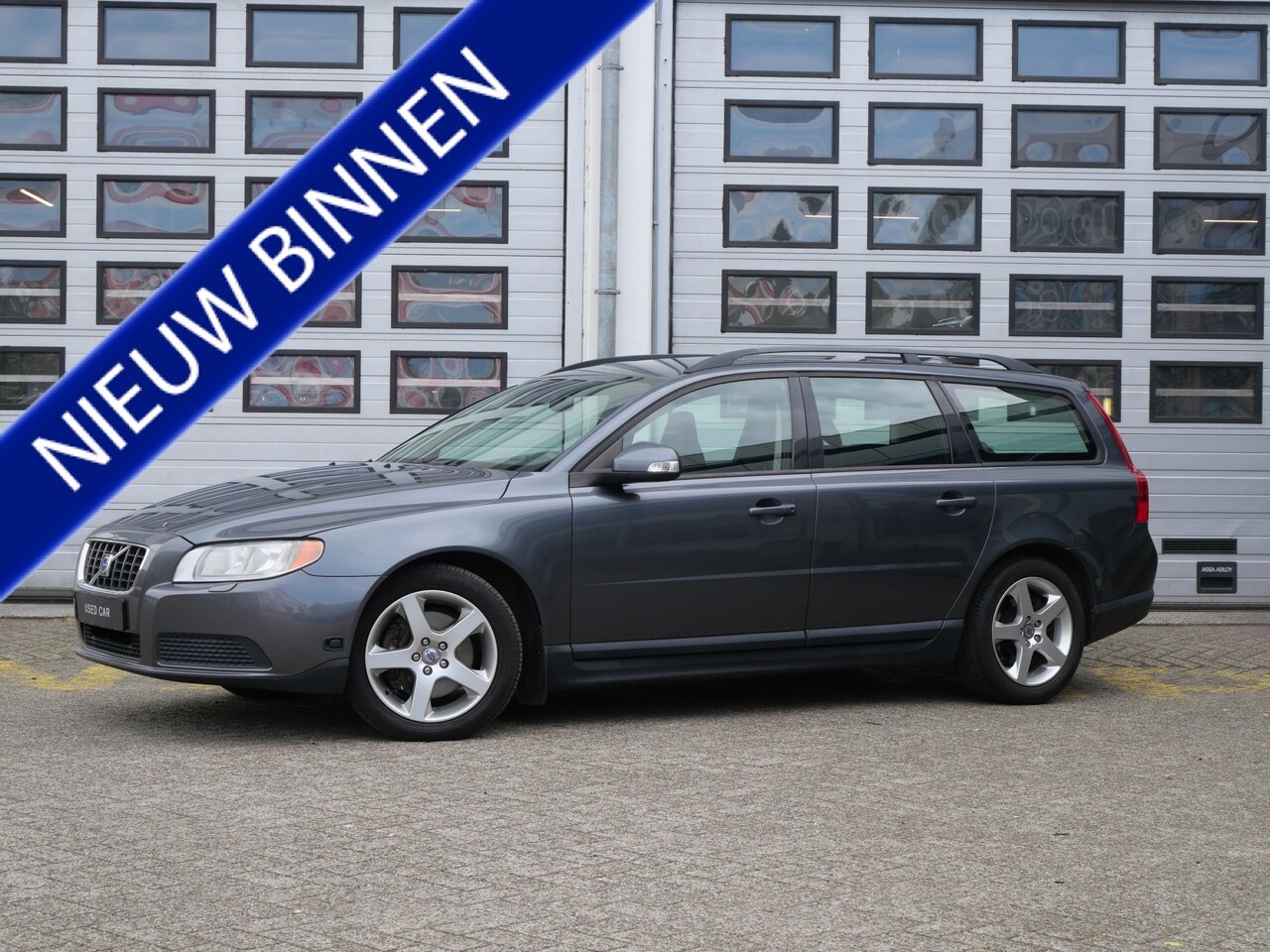 Volvo V70 - 2.5T Momentum | Trekhaak | Youngtimer - AutoWereld.nl