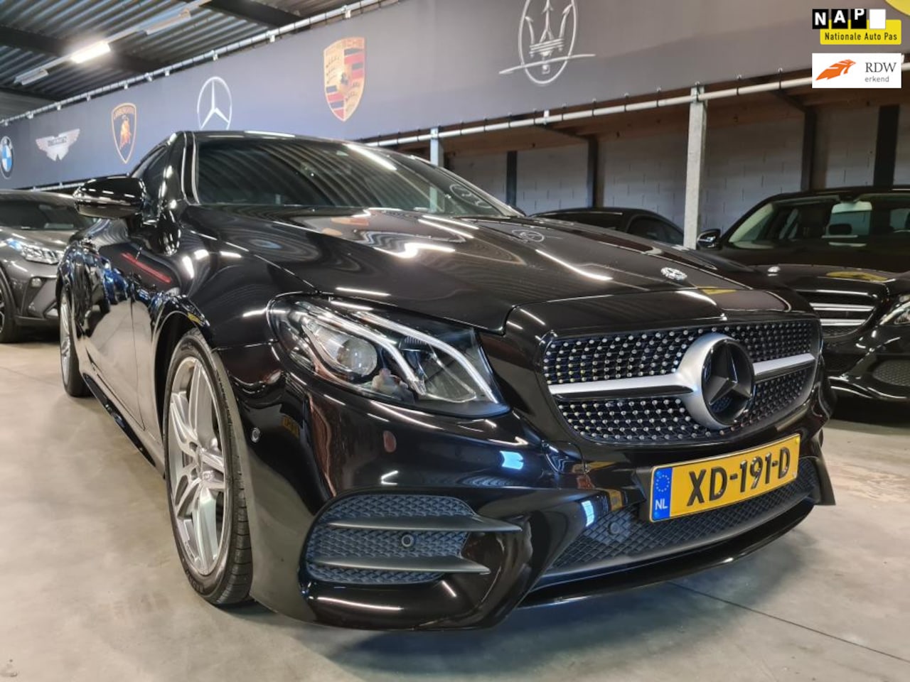 Mercedes-Benz E-klasse Coupé - 200 Premium Plus - AMG Edition - Widescreen - Ambiant LIght - Leder - 52.000 km - AutoWereld.nl