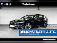 BMW i5 Touring - M60 xDrive 84 kWh | Trekhaak met elektrisch wegklapbare kogel | Glazen panoramadak