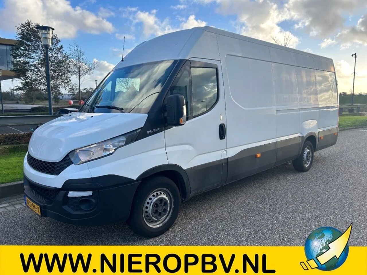 Iveco Daily - 35S15 L3H2 Airco Trekhaak 150PK EURO 5 - AutoWereld.nl