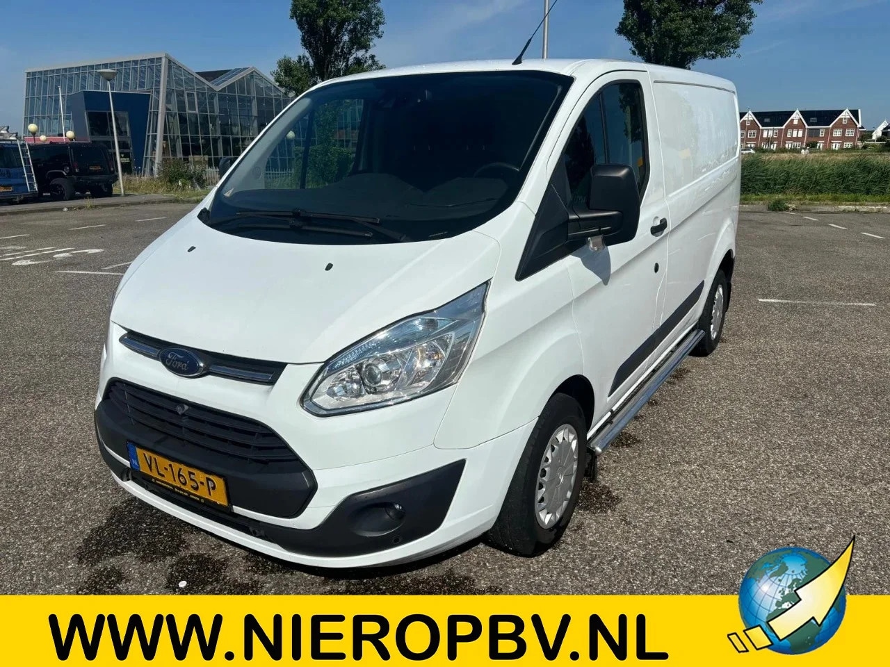 Ford Transit Custom - 2.2TDCI L1H1 Airco Navi Cruisecontrol Trekhaak - AutoWereld.nl