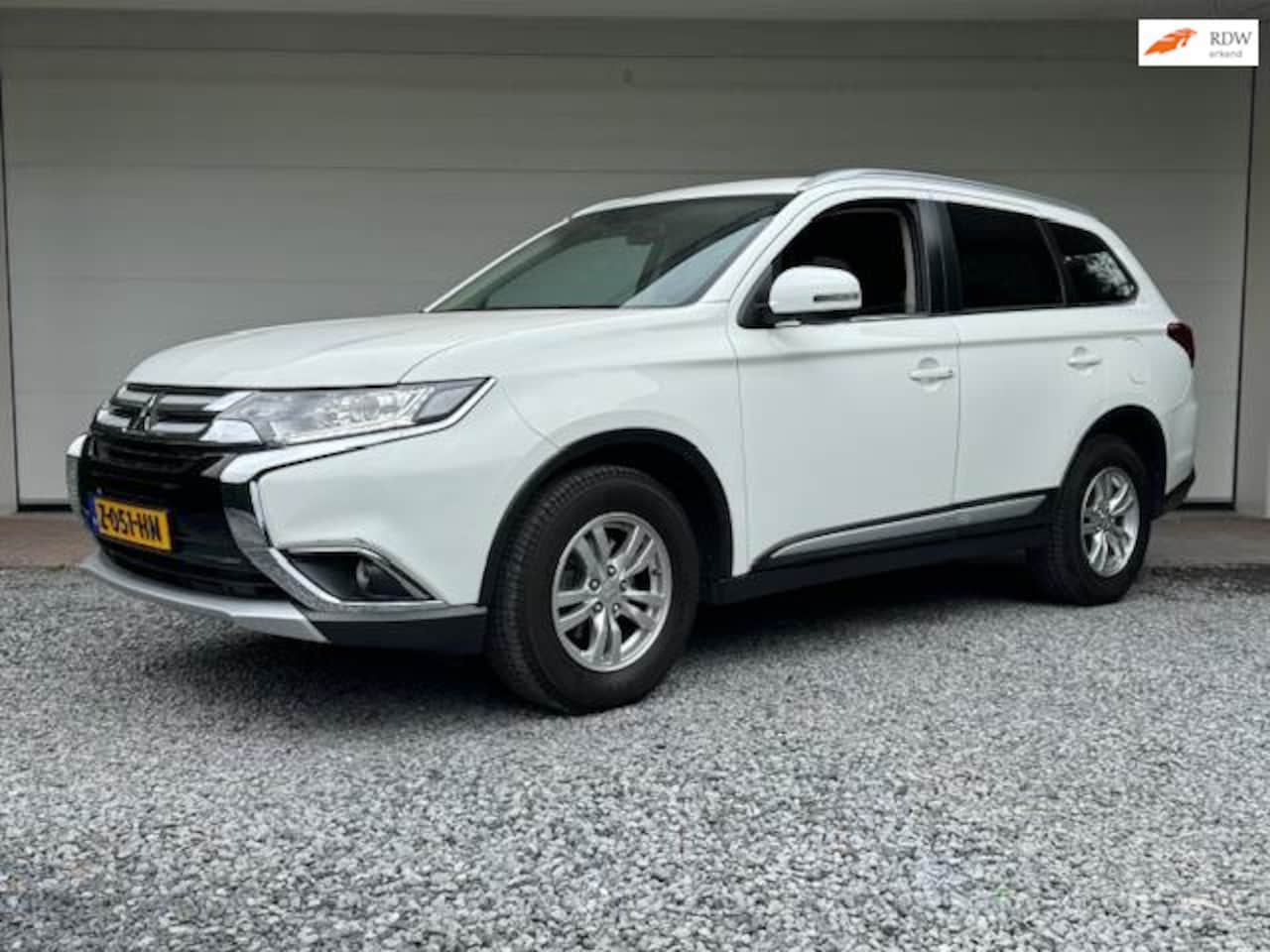 Mitsubishi Outlander - 2.0 2WD Diamant Edition - AutoWereld.nl