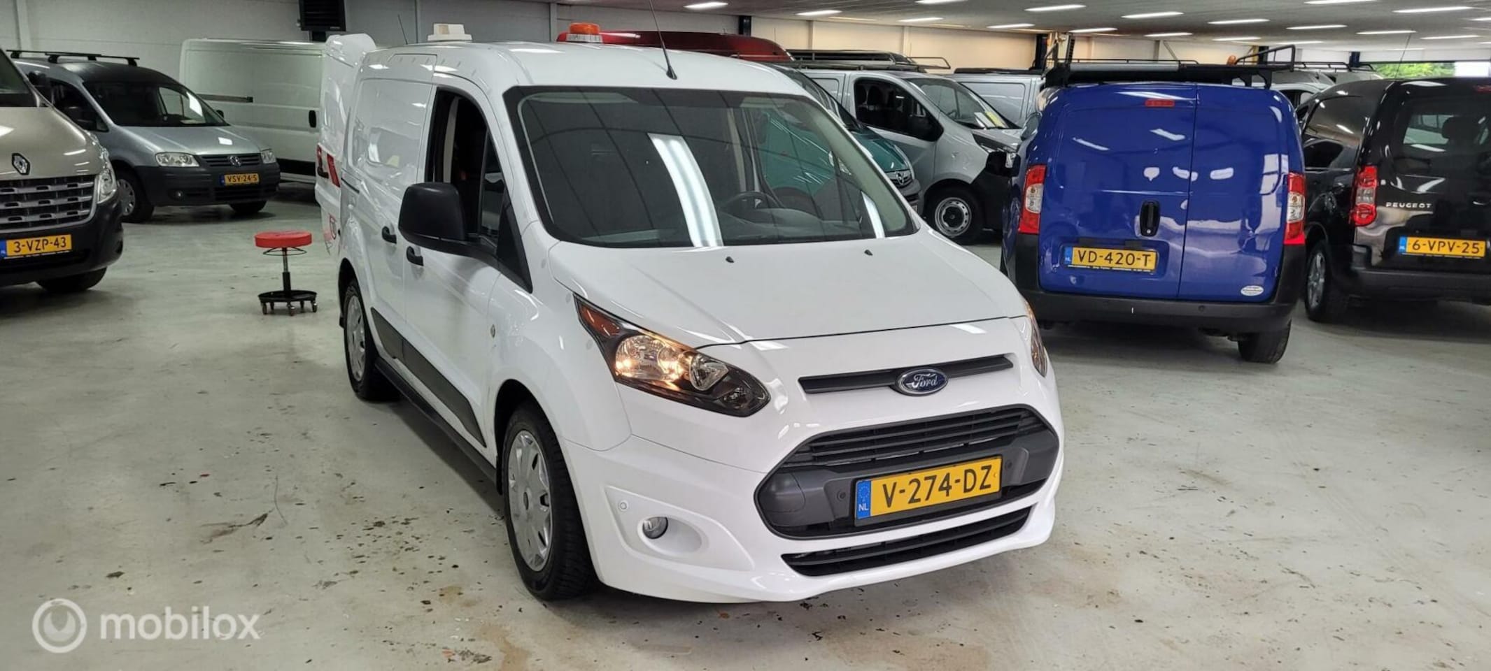 Ford Transit Connect - 1.5 TDCI Airco Omvormer Kasten onbouw - AutoWereld.nl