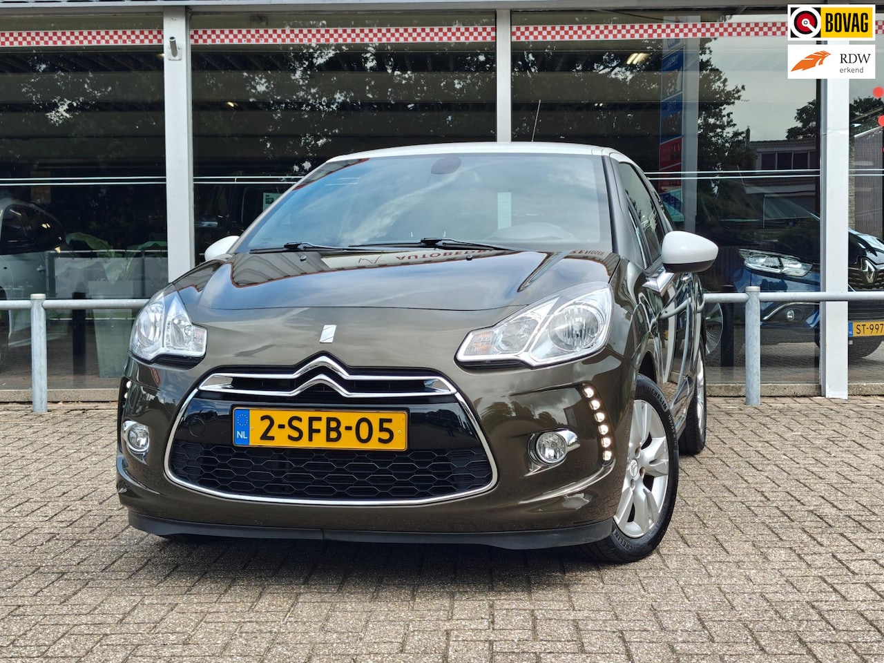 Citroën DS3 - 1.6 VTi So Chic|Parkeersensoren|Bleutooth|Automaat - AutoWereld.nl