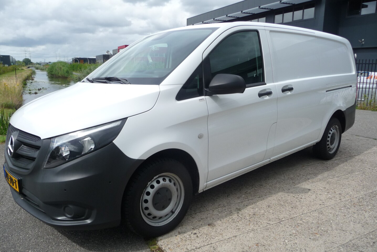 Mercedes-Benz Vito - 114 CDI X Lang 2 zijschuifdeuren Navi, trekhaak, airco - AutoWereld.nl