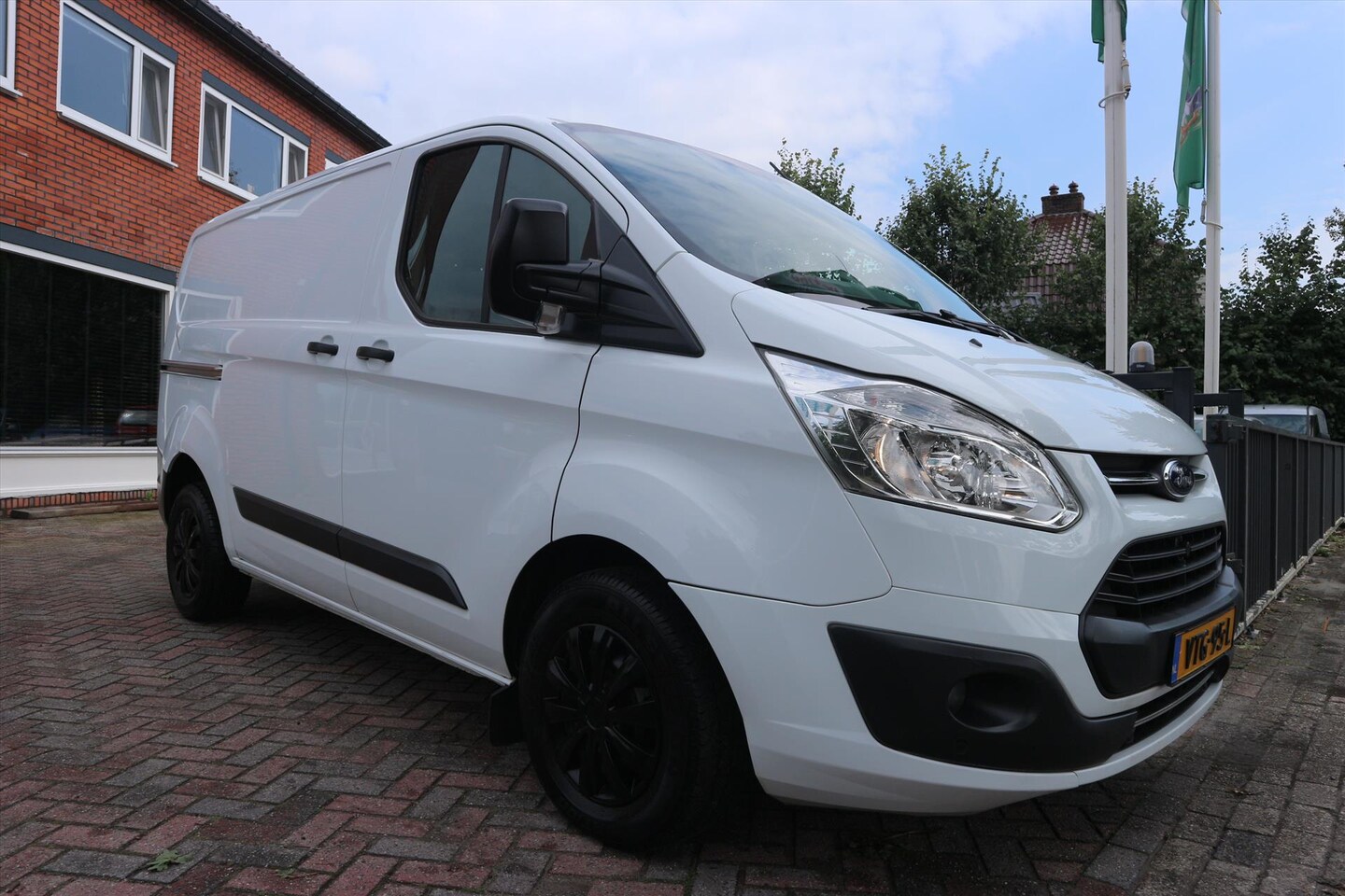 Ford Transit Custom - GB 2.0 TDCi 130PK 290 L1H1 Autom - AutoWereld.nl