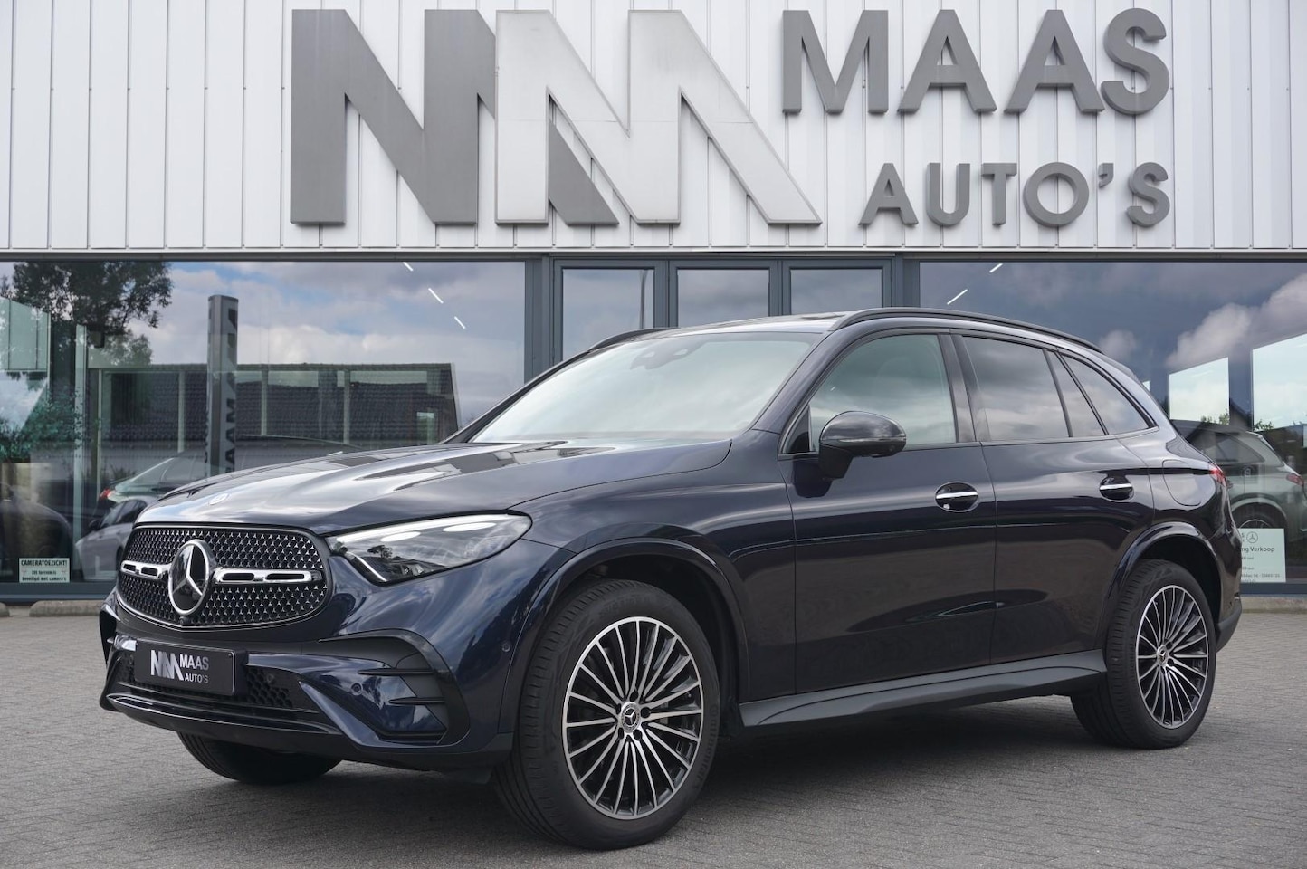 Mercedes-Benz GLC-klasse - 400e 4MATIC AMG PANORAMADAK DISTRONIC BTW - AutoWereld.nl