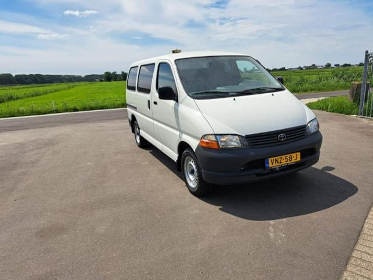 Toyota HiAce - 2.7i Base BENZINE - AutoWereld.nl