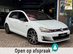 Volkswagen Golf - 2.0 GTI 2016 WIT AUT PANO NAVI LM APK NAP