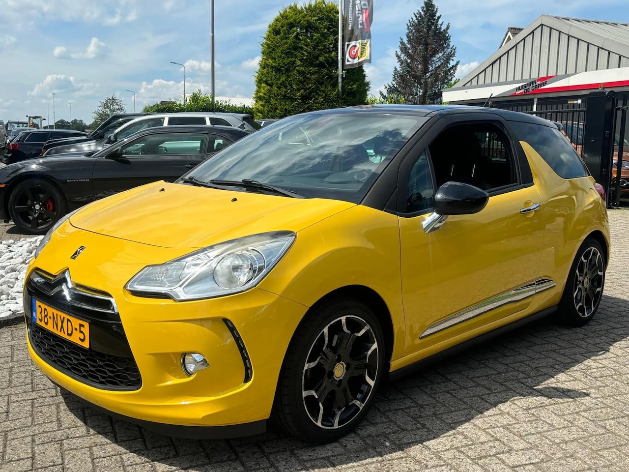 Citroën DS3 - 1.6 Hatchback Sport Geel Zwart 2010 Trekhaak - AutoWereld.nl