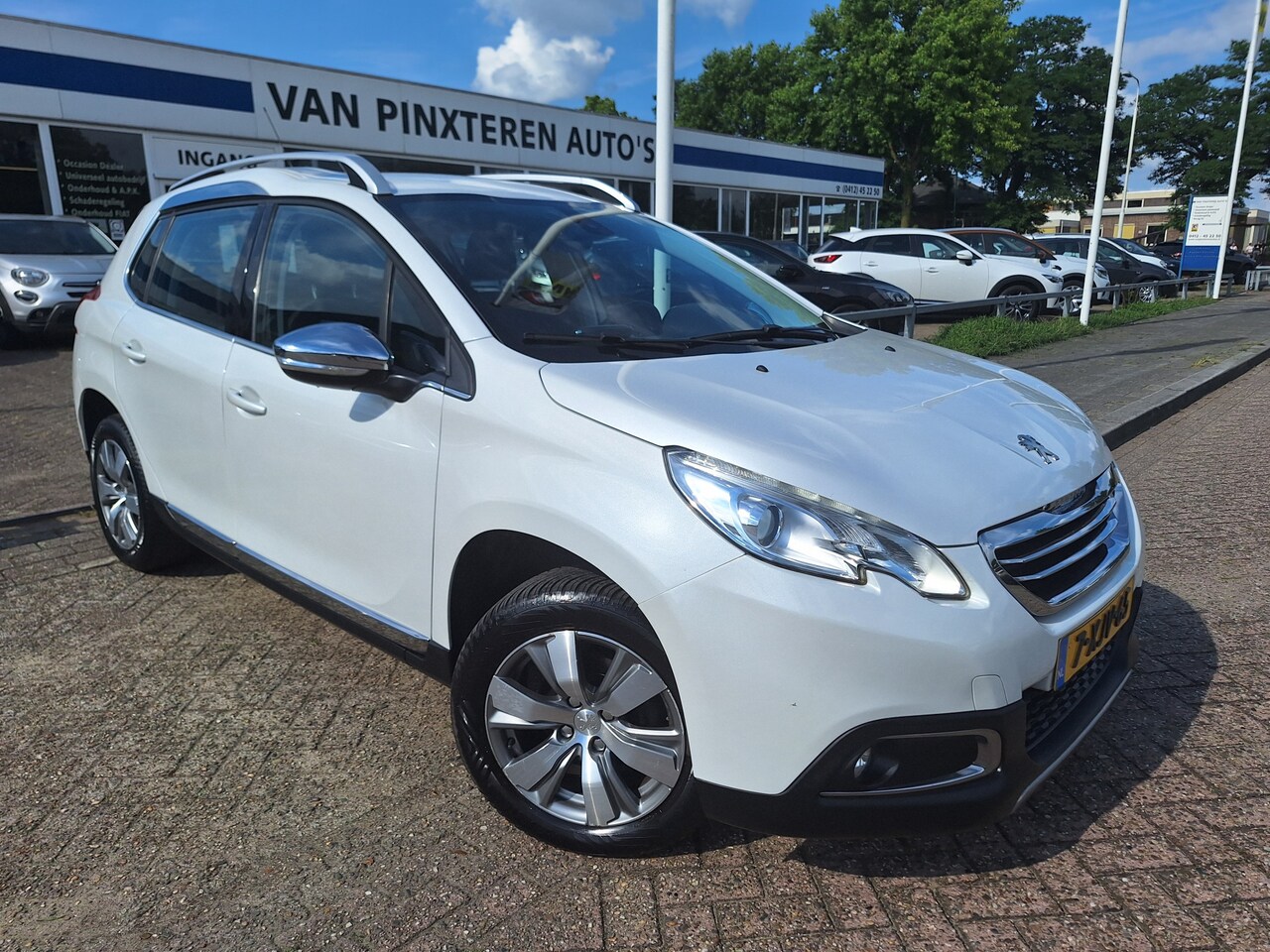 Peugeot 2008 - 1.2 PureTech Allure Clima/cruise.pdc/enz..... - AutoWereld.nl