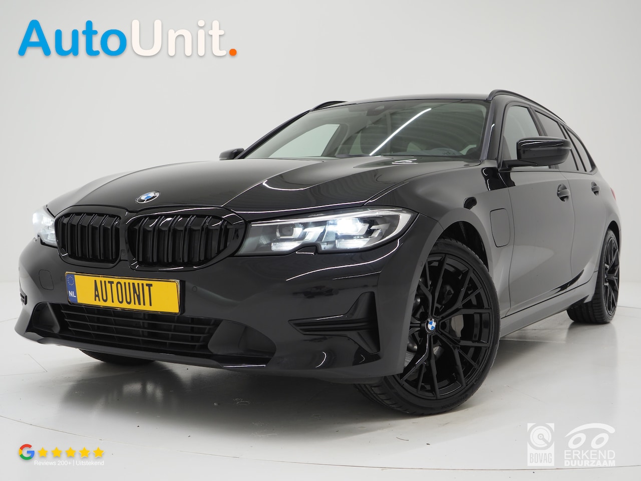 BMW 3-serie Touring - 330e | Leder | Carplay | Camera | Trekhaak - AutoWereld.nl