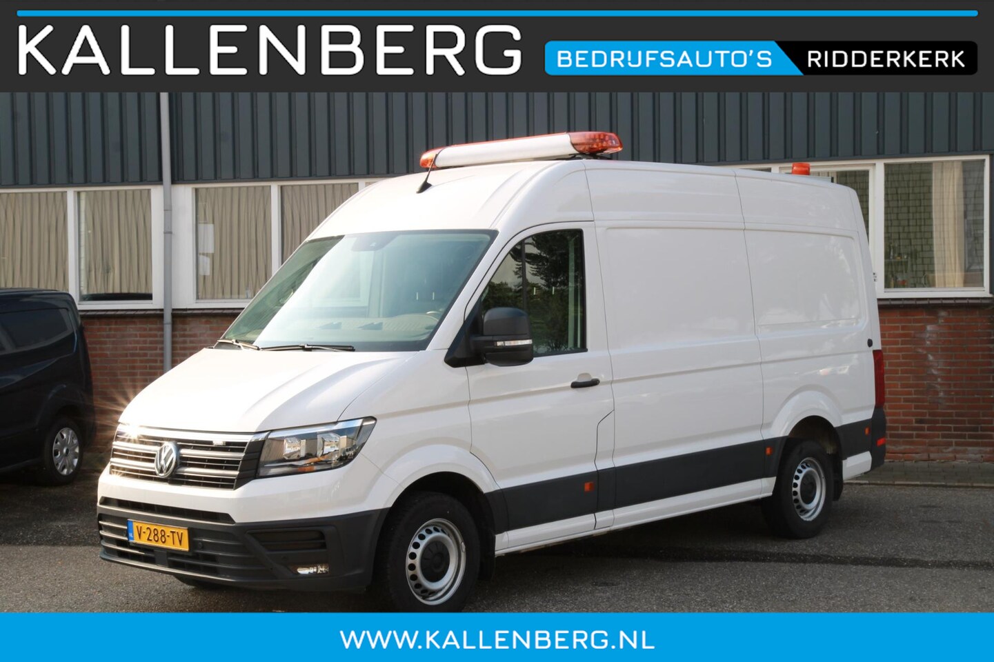 Volkswagen Crafter - 35 2.0 TDI 177PK L3H3 Highline / Trekhaak / Carplay / Gev. stoel - AutoWereld.nl