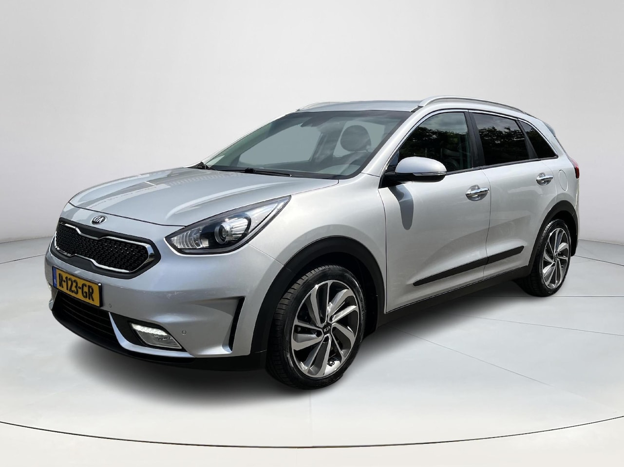 Kia Niro - 1.6 GDi Hybrid ExecutiveLine | Navigatie | JBL audio | Trekhaak | Parkeersensoren | Stoelv - AutoWereld.nl