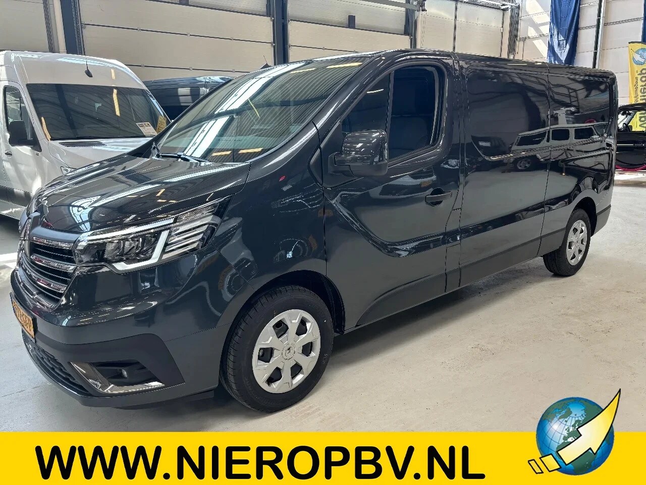 Renault Trafic - 2.0DCI L2H1 Airco Navi Cruisecontrol Nieuw 130PK - AutoWereld.nl