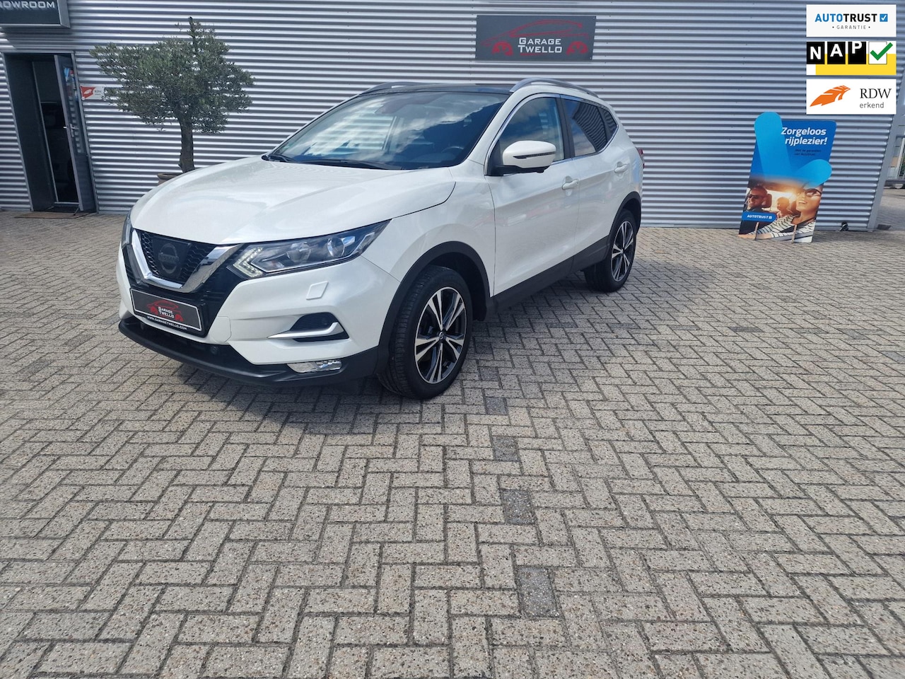 Nissan Qashqai - 1.2 Tekna 1.2 Tekna ,360 camera carplay,navi,panoramadak,cruise controll,enz. - AutoWereld.nl