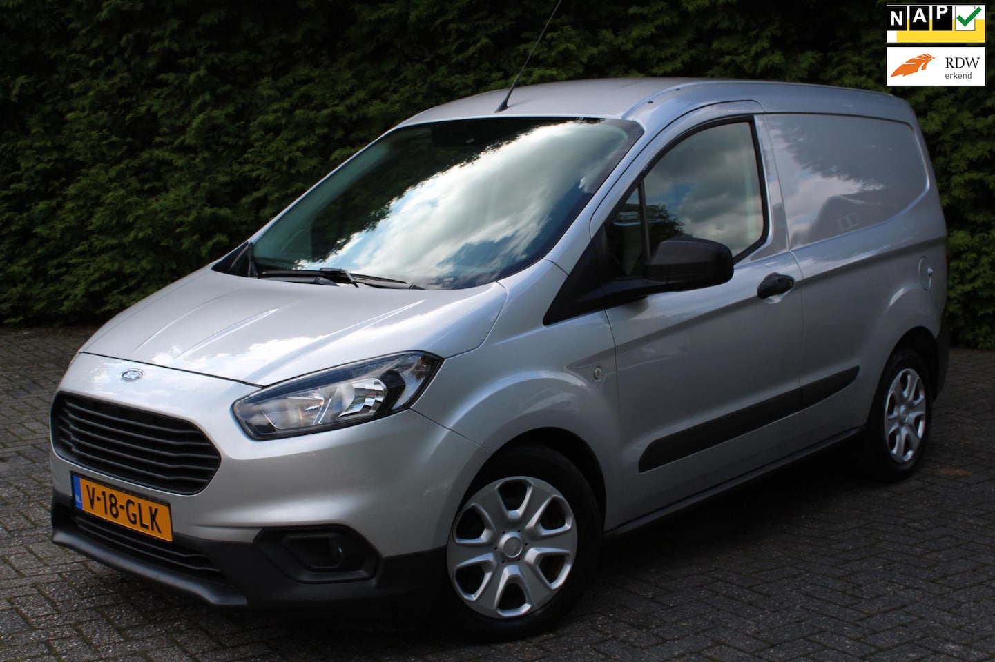 Ford Transit Courier - 1.5 TDCI Trend Duratorq S&S 75PK | Airco | Stoelverwarming | PDC | Achterklep met raam - AutoWereld.nl