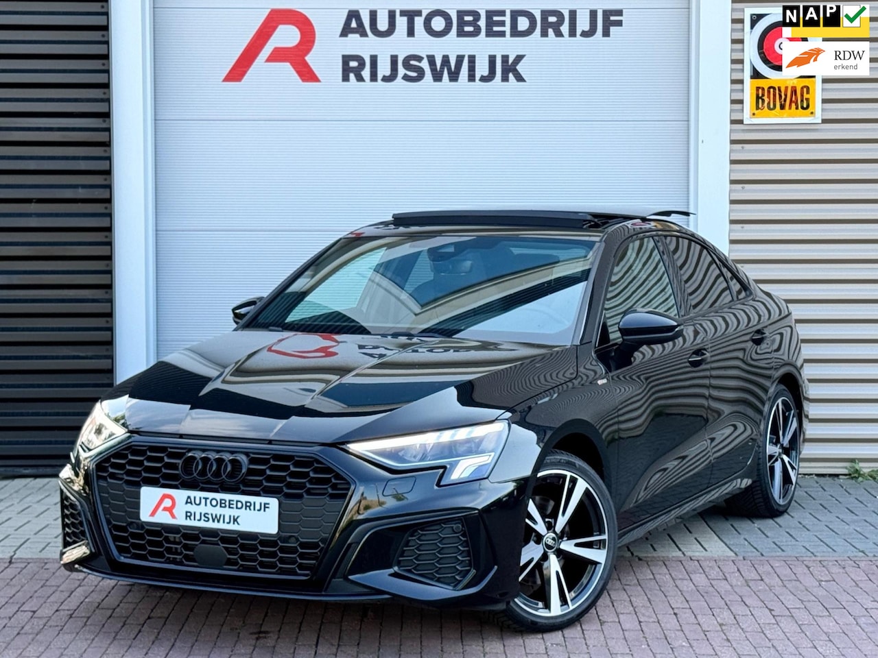 Audi A3 Limousine - 35 TFSI 3xS-Line RS Seats/Pano/Camera/Keyless - AutoWereld.nl