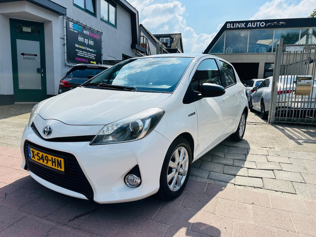 Toyota Yaris - 1.5 Full Hybrid Aspiration Garantie Nieuwe accu - AutoWereld.nl