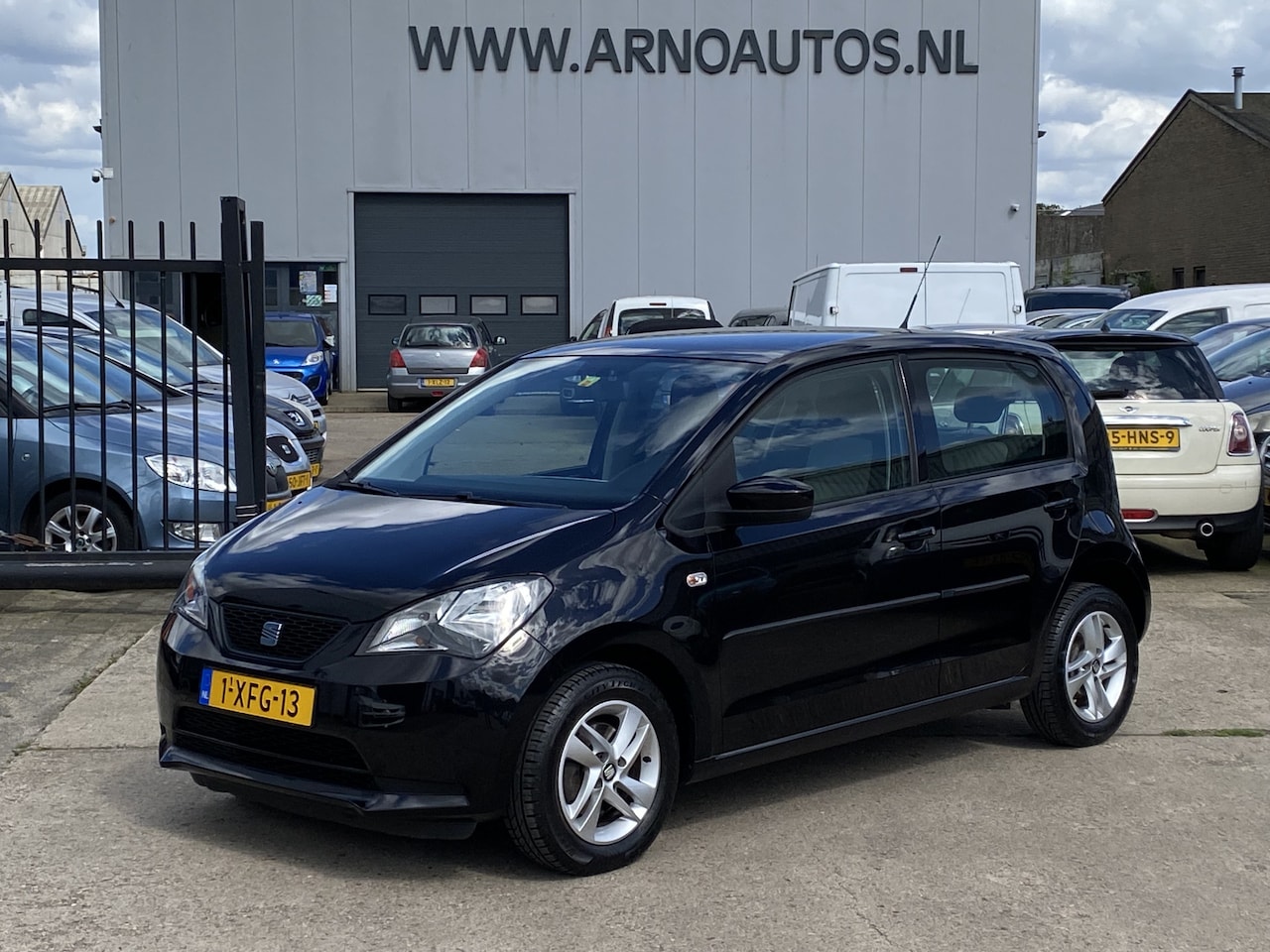 Seat Mii - 1.0 Style 1.0 Style 5-DEURS, AIRCO, NIEUWE KOPPELINGSET, ELEK-RAMEN, RADIO-CD-MP3-AUX, ISOFIX, AIRBA - AutoWereld.nl