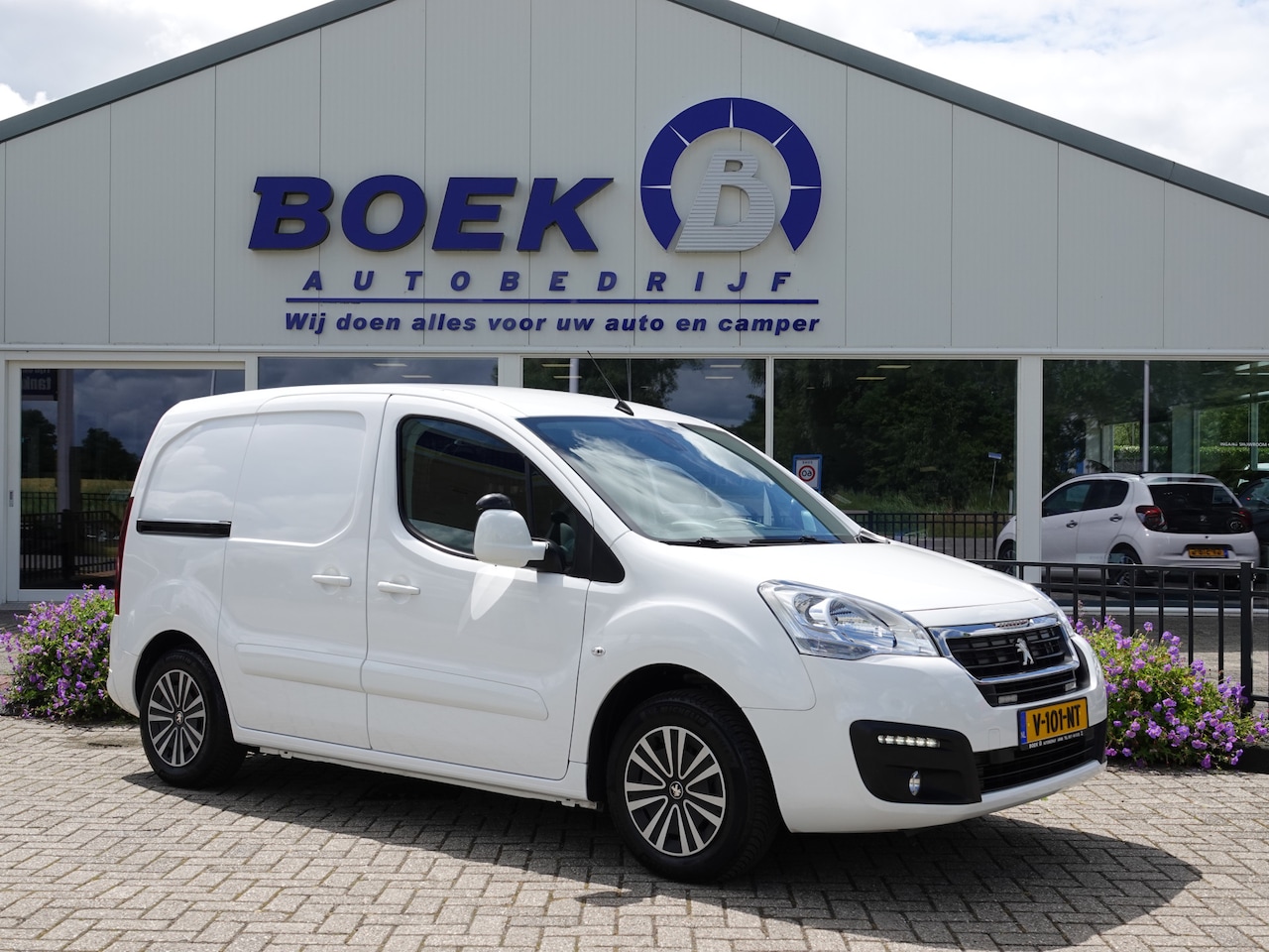 Peugeot Partner - 120 1.6 BlueHDi 100PK NAVI | AIRCO | PDC | CRUISE | BT-TEL - AutoWereld.nl