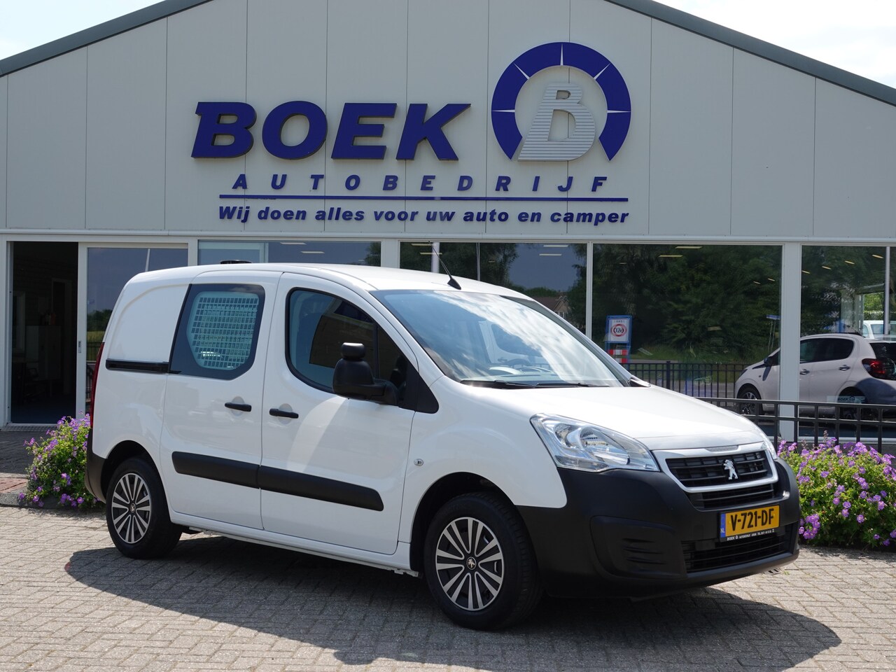 Peugeot Partner - 120 1.6 BlueHDi MARGE 100PK L1 XT NAVI | AIRCO | CRUISE | PDC | BETIMMERING - AutoWereld.nl