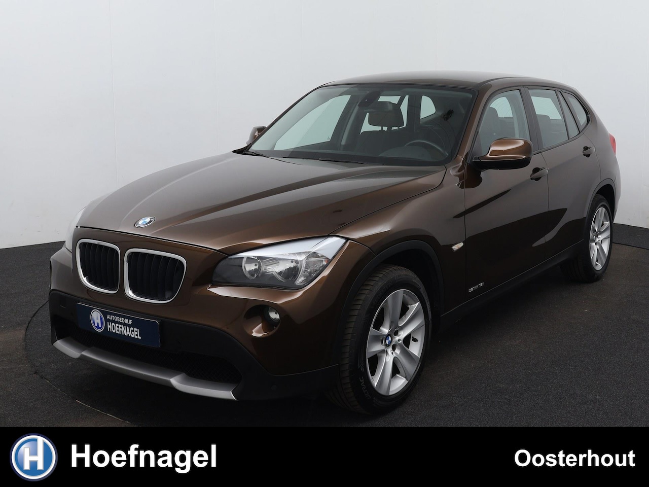 BMW X1 - SDrive18i Executive Automaat | Airco | Trekhaak - AutoWereld.nl