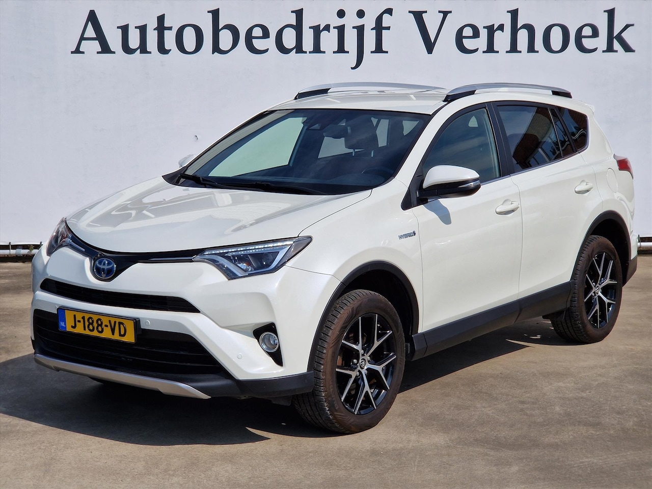 Toyota RAV4 - 2.5 Hybrid Style Trekhaak - Leer - Navi - Camera - AutoWereld.nl