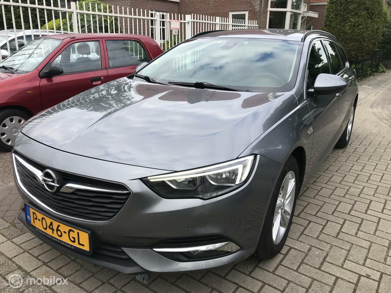 Opel Insignia Sports Tourer - 1.6 CDTI Business Executive 1.6 CDTI Business Executive - AutoWereld.nl